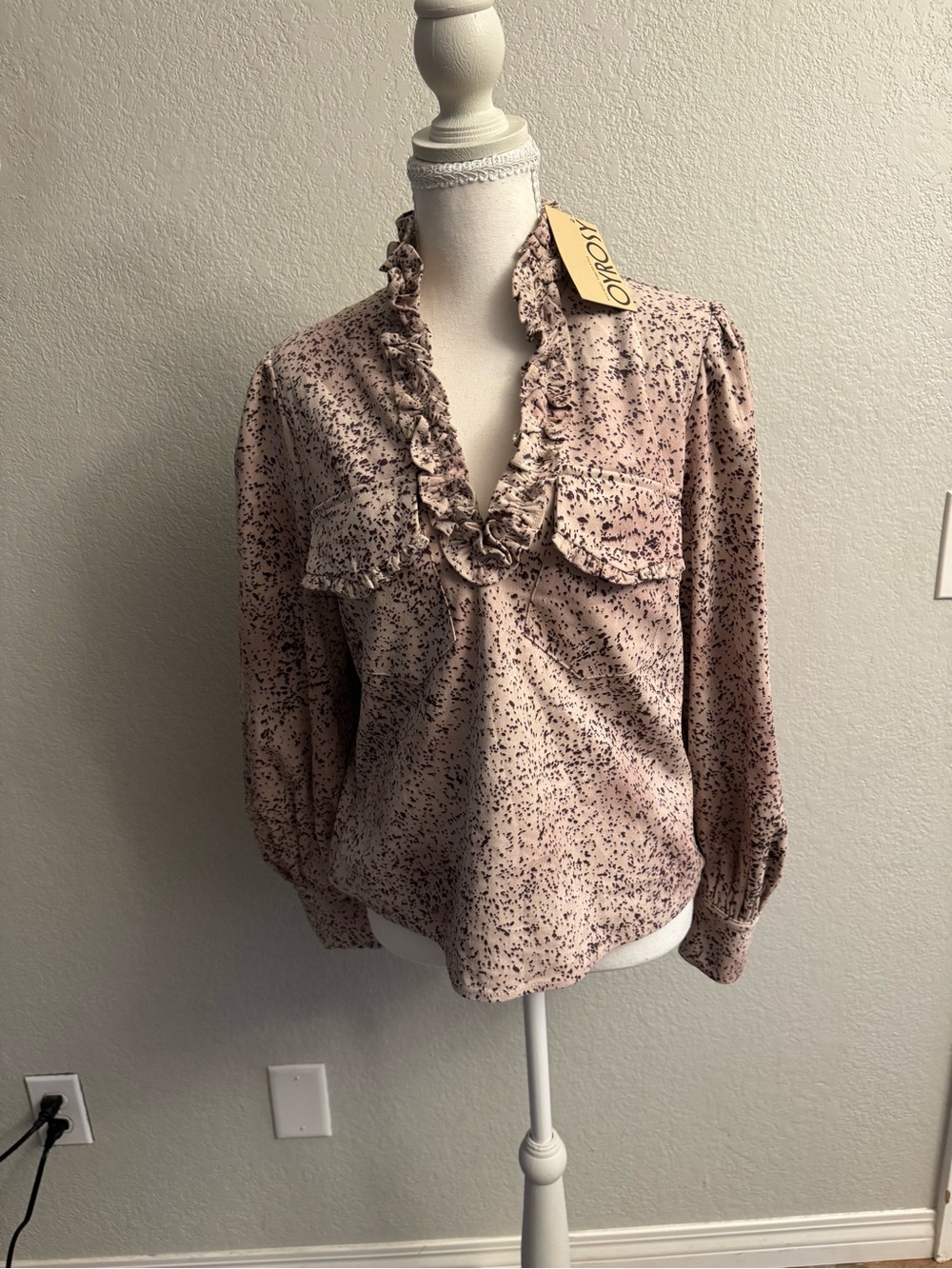 gorgeous OYROSY blouse size XS